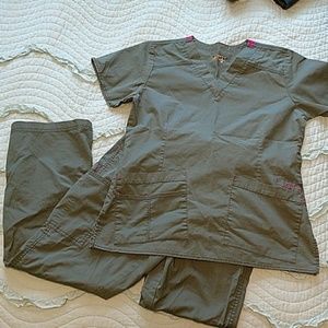 Wonderwink Scrub set